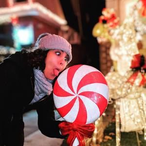 Meet your Posher, Mona